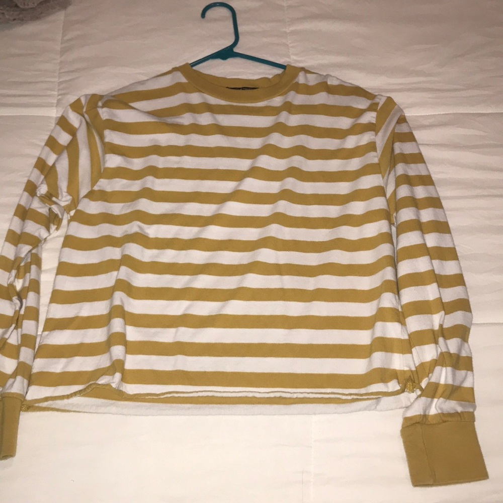 Brandy Melville long sleeve shirt